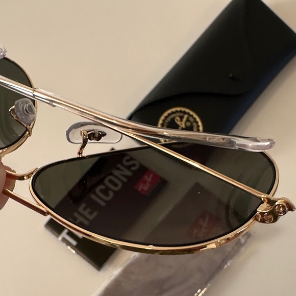 Ray-Ban Gold Frame Sunglasses with Dark Green Lenses. New ! main image 2